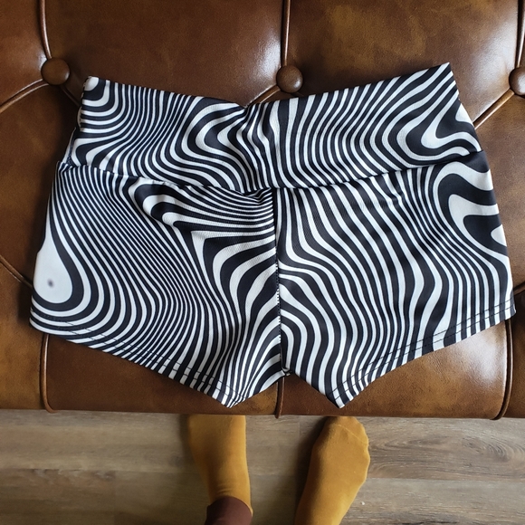 Trippy Rave Shorts - Picture 2 of 2